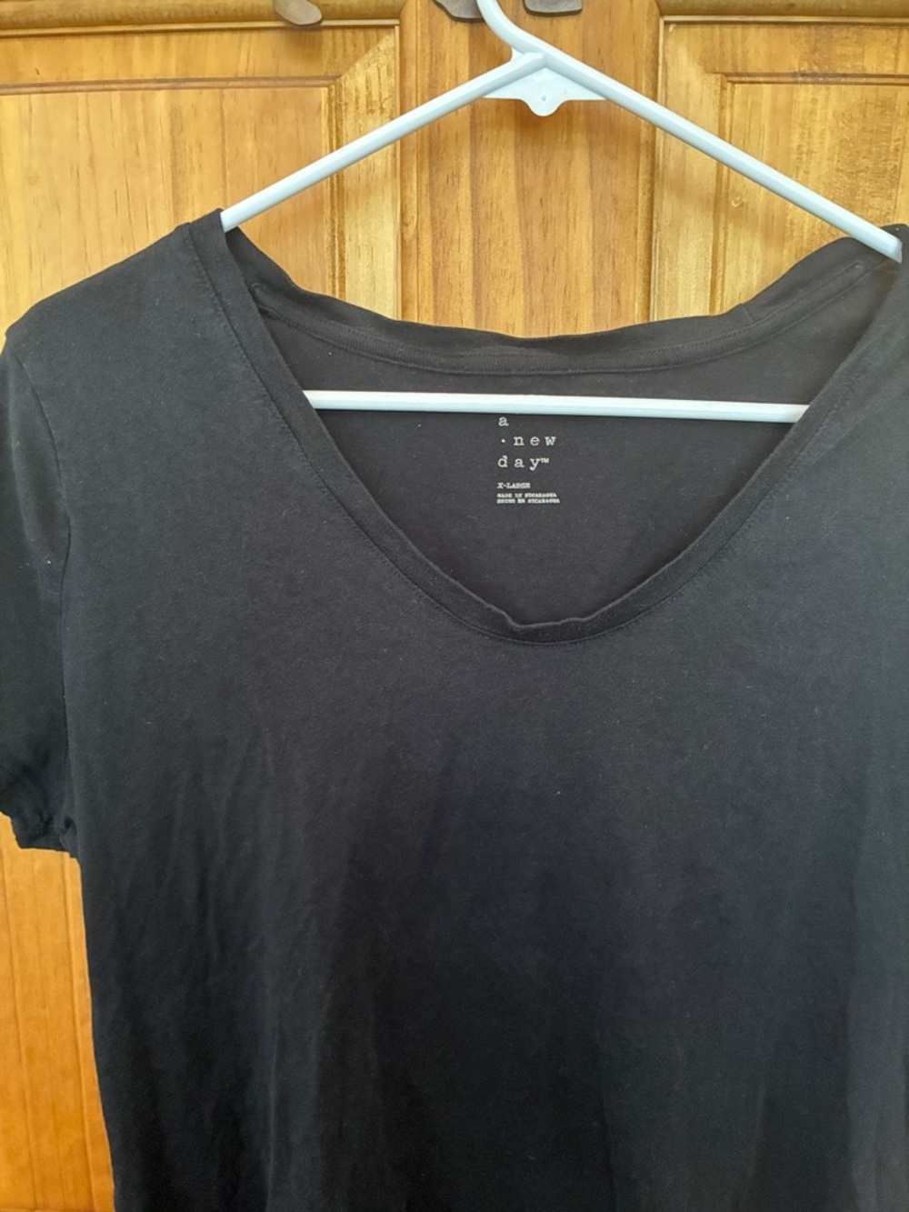 a new day Women’s Black V-Neck Short Sleeve Tee Size Large - Picture 4 of 9